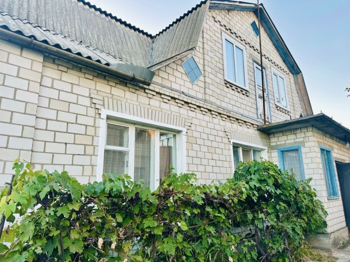 Гора продаю Будинок 89000$ заходьте і живіть! Центр села. Газ Погріб Свердловина Централізоване водо - фото 1