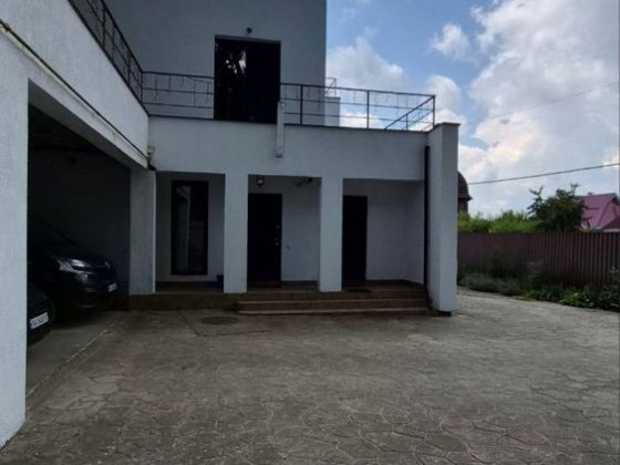 Горенка Будинок з ремонтом Площа:255м2 Ділянка:12 соток. 4 кімнати,розведена тепла підлога  Автонаві Горенка