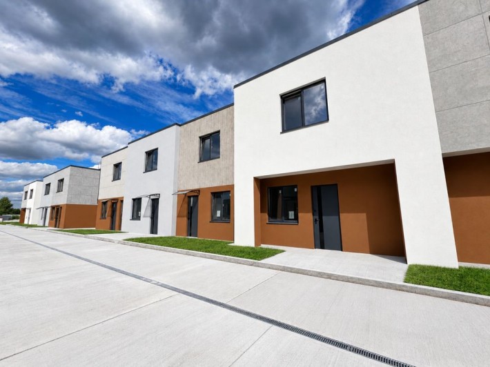 Продам таунхаус біля озера, Горенка. Власний ставок. ГАЗ. Держпрограми - фото 1