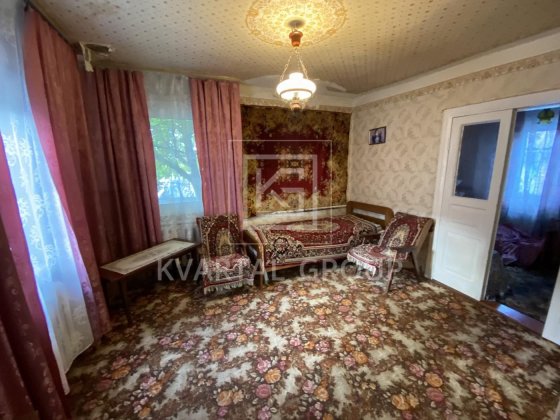 Будинок в центрі с.Дмитрівка. 17 соток.