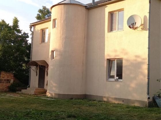 22сотки Продам будинок в центрі с. Зазимʼє. 150 кв.м. Газ. Асфальтована дорога