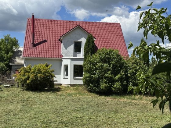 Продам в Зазим´я будинок з ремонтом 125 м2 біля власного озера.,16 соток землі + 9 соток водойми.,19