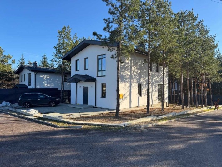 Сучасний будинок 160 м² в Іванковичах у затишному котеджному містечку - фото 1