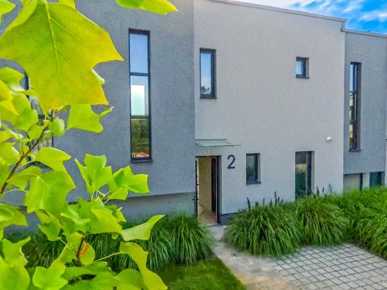 Продаж 2-поверхового таунхауса з незакінченим ремонтом, 89,7 м², 3к., 2,4 сот., с. Крушинка, Київськ