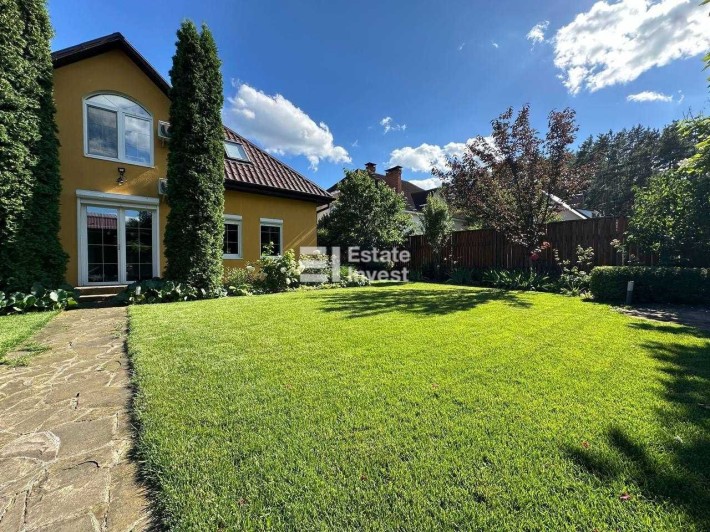 Продаж двоповерхового будинку 200 м² на доглянутій ділянці 12 соток, село Лютіж - фото 1