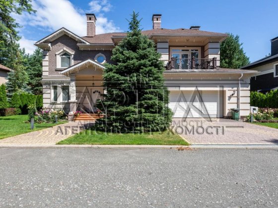 Продаж / Будинок / вул. Петра Сагайдачного, Лебедівка у містечку Riviera Village ·