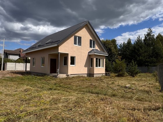 Продаж 1/2 будинку (дуплекс) 102 м2, 6 с земельної ділянки, Малютянка