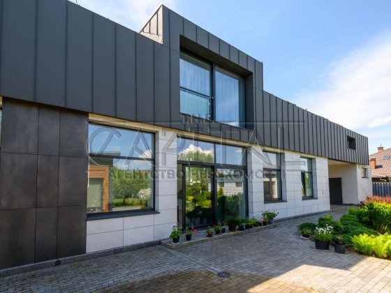ПРОДАЖ будинку 278м2 з частковим ремонтом з гостьовим будинком 80м2 з доглянутою ділянкою автополив 