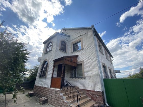 Продам цегляний будинок з підвалом 279м2, ДІЛЯНКА 36 соток