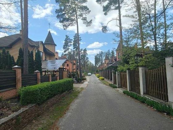 будинок під Києвом в закритому містечку поряд озеро та ліс без % в Мощуні