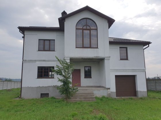 Будинок з підвалом поруч з Ірпенем в тихій місцевості