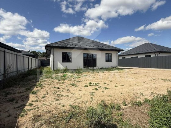Продам затишний будинок площею 110м2 у с. Дмитрівка. Михайлівка-Рубежівка