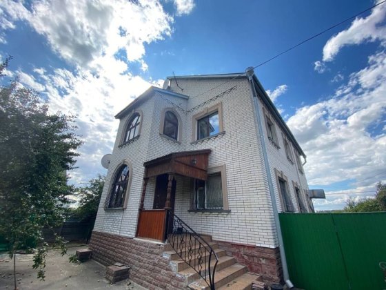 Продам цегляний будинок з великою ділянкою 36 соток! Газ! Михайлівка-Рубежівка
