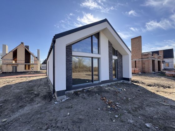 Продаж котеджу Fortezza в КТ Bellaggo, Осещина. На березі Десни. Без % Осещина