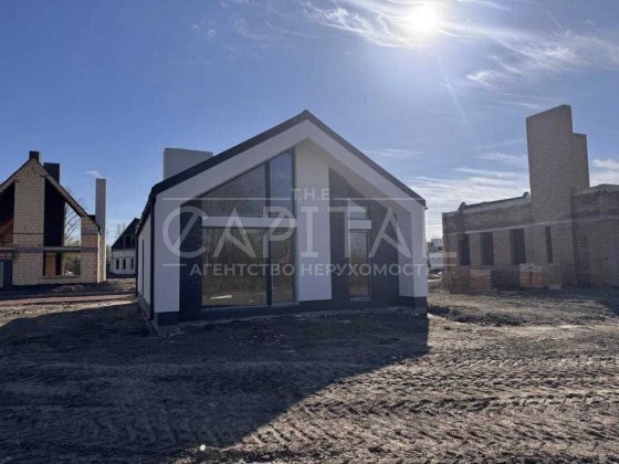 Продається котедж Fortezza в котеджному містечку Bellaggo.Осещина