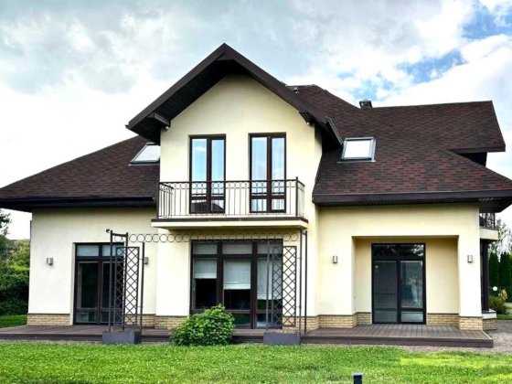 без % Елітний особняк з газом, басейном та укриттям в КМ Petrushky Wonderland на закритій території