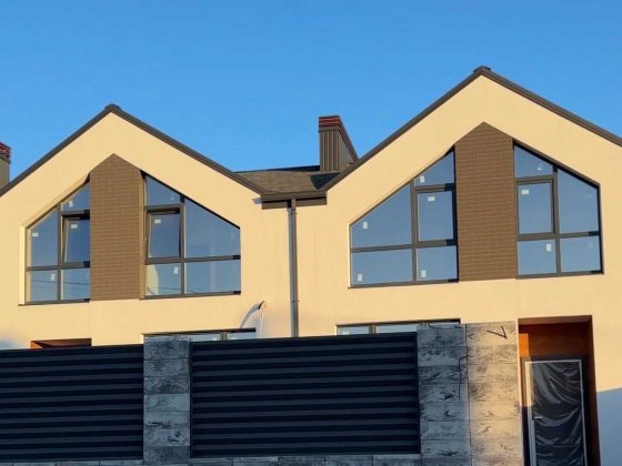 Продаж таунхаус, квартира 65м2 з двориком Погреби, Троєщина, єОселя