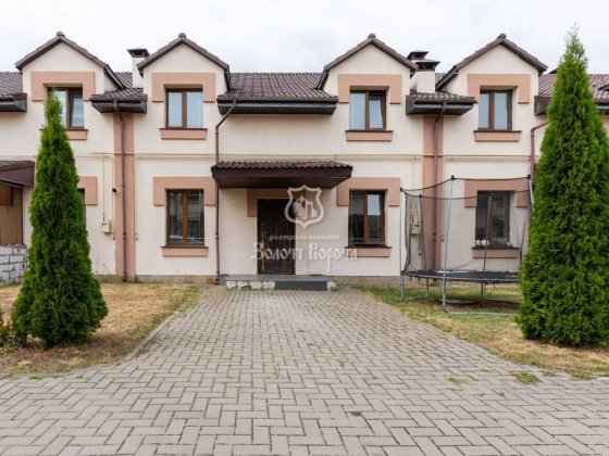 Таунхаус, 2пов. Без ремонту. Софіївська, 1Б, село Погреби, Броварський район