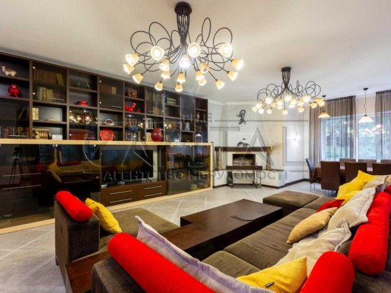 Продаж резиденції 230 м² з басейном та сауною, 65 соток, Проців