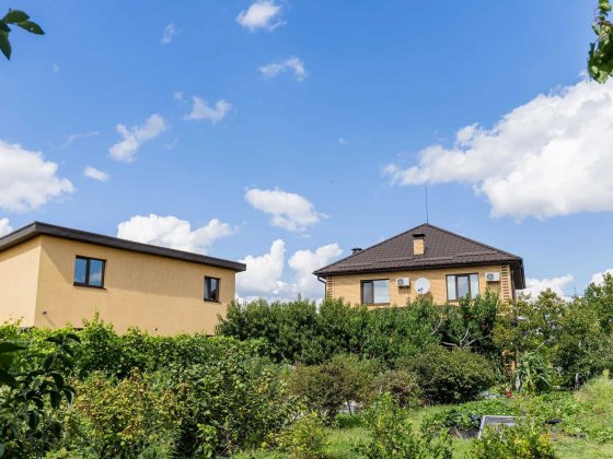 Шикарна садиба  2х поверхова , літній будинок, лазня  с.Проців 150 кв м, 17 соток Процев