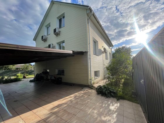 Продаж будинку з ремонтом 226 м² та цоколем,з газом і сауною, с. Рожни, СТ «Трудовик» Рожны