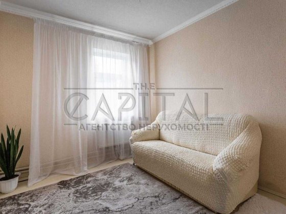 Продаж будинку ХОТІВ/ ГАЗ/ КАМІН / з червоної цегли