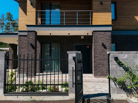 БУДИНОК 180 м² закрите котеджному  містечку біля лісу (Чайки)