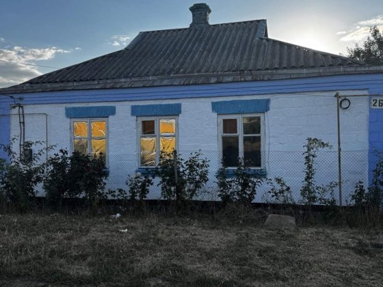 Продам особистий будинок на проживання 4 прожиточні,два коридора,кухня,вана Бобринец