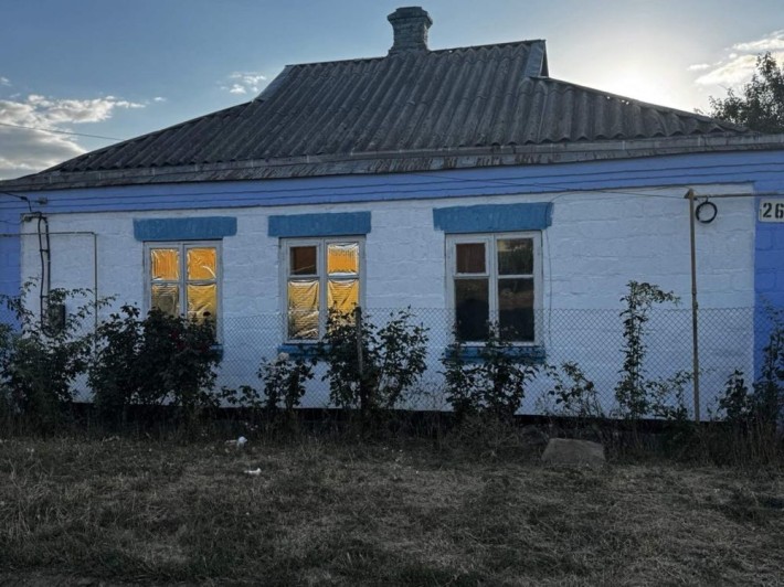 Продам особистий будинок на проживання 4 прожиточні,два коридора,кухня,вана - фото 1
