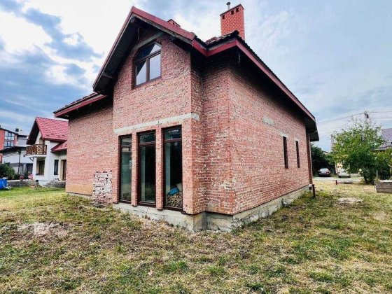Продаж будинку з земельною ділянкою 6 соток в Винниках по вул. Стрілецька Винники