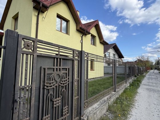 Житловий будинок для сімʼї у Винниках Винники