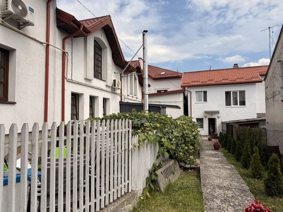 Продаж будинку в  центрі Винник Винники