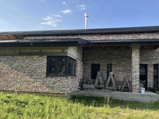 Продаж затишного будинку Брюховичі з гостьовим будинком Брюховичи
