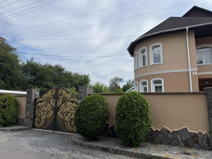 Продається елітний 4поверховий будинок с. Брюховичі, Львівський район - фото 1
