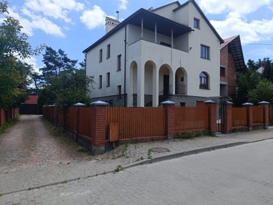 Продаж будинку в Брюховичах по вул Арктична Брюховичи