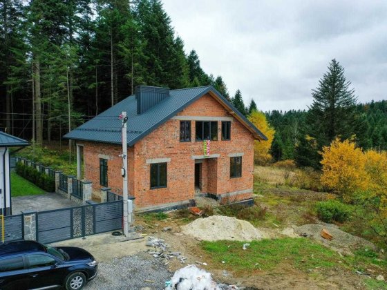 Будинок у Східниці з панорамою на гори 324 м² | Межує з Національним парком Східниця