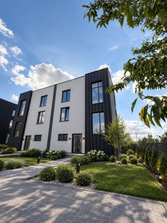 Продаж спарки до кільцевої | Зубра з розкішною терасою - фото 1