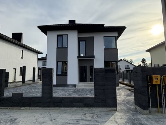 Продаж будинку 170 м² 5 соток газ 4 спальні Львів Зимна Вода