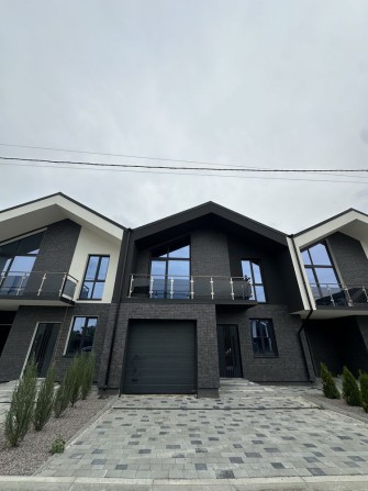 Від власника. Продаж котеджу 130 м2 з центральними комунікаціями та з гаражем - фото 1