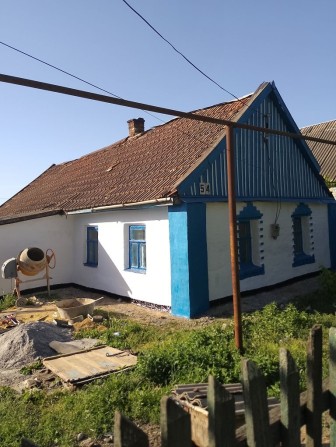 Продам хату в центрі - фото 1