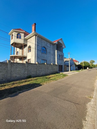550 м² розкоші в центрі Авангарду! Власна сауна, більярдна та ділянка 4 сотки! - фото 1