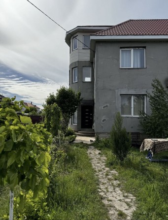 Дом в Лесках на 10 сотках. Газ  заведен  в дом, застоенная  улица. - фото 1