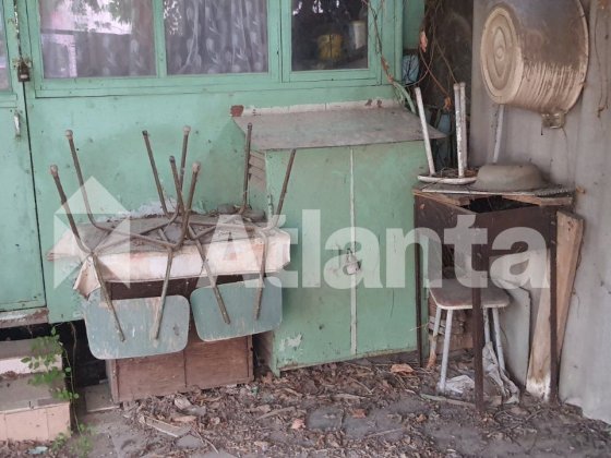 Ділянка та будиночок-курінь у Нерубайському Нерубайское