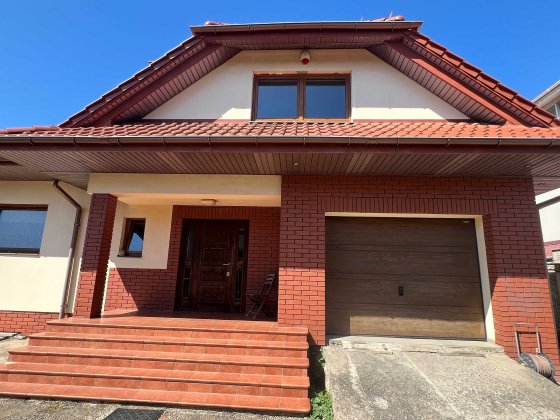 У продажу затишний та надійний будинок в Совіньйоні. Лиманка