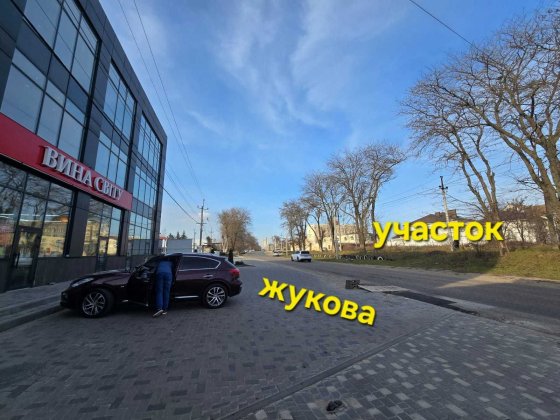 К. Фасад вдоль м. Жукова 13 ст. Люст Дор ( Небесная сотян) Лиманка