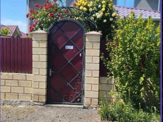 Нерубайське, продаж 2 поверхового будинку з гаражем та літньою кухнею з житловою кімнатою Нерубайское