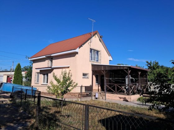 Продам великий  D сімейний будинок 130 м² на 6 сотках в Світлому— 10 хв від Котовського, газ, доглян Світле
