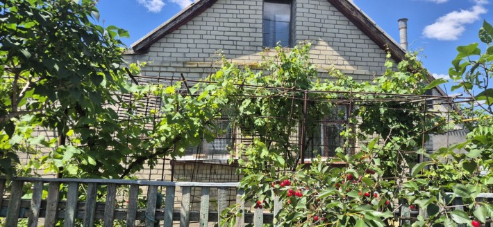 продается дом рядом с городом - фото 1