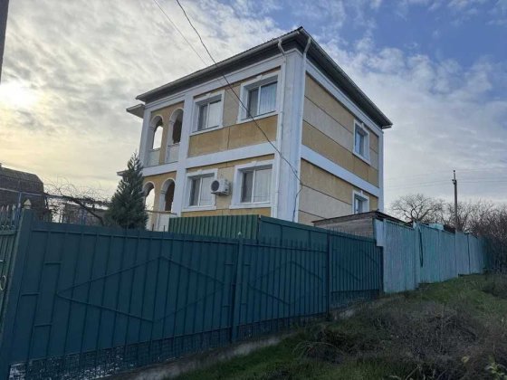 (13/И) Продам добротний будинок в районі Сухого Лиману