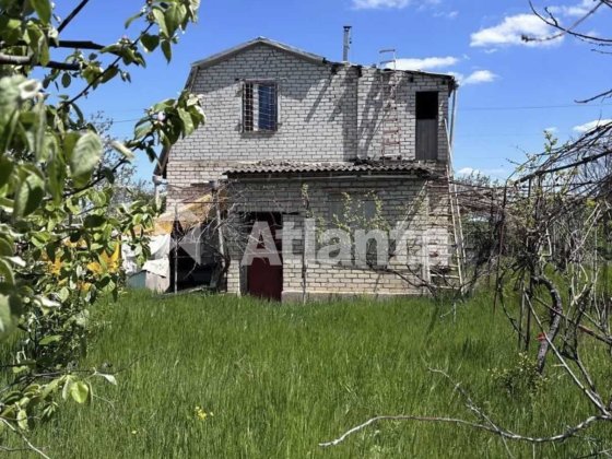 Двоповерховий будинок у с. Світле, масив «Нові Дачі» Світле